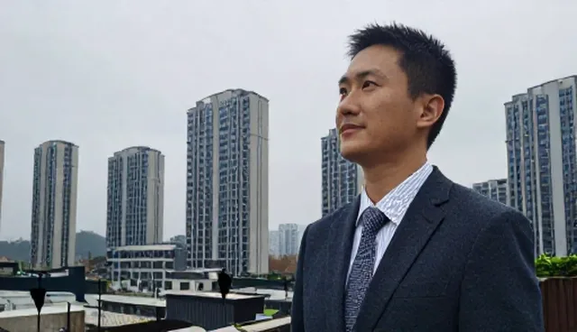 如何在合作中实现性能优化目标，提升服务效率